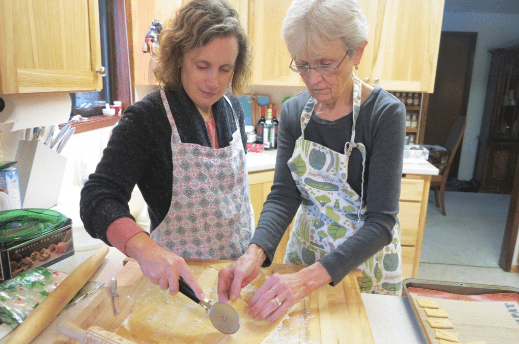 Karin and mother take a cooking class